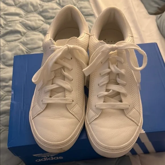 A New Day Women's White Sneakers - Picture 2 of 4